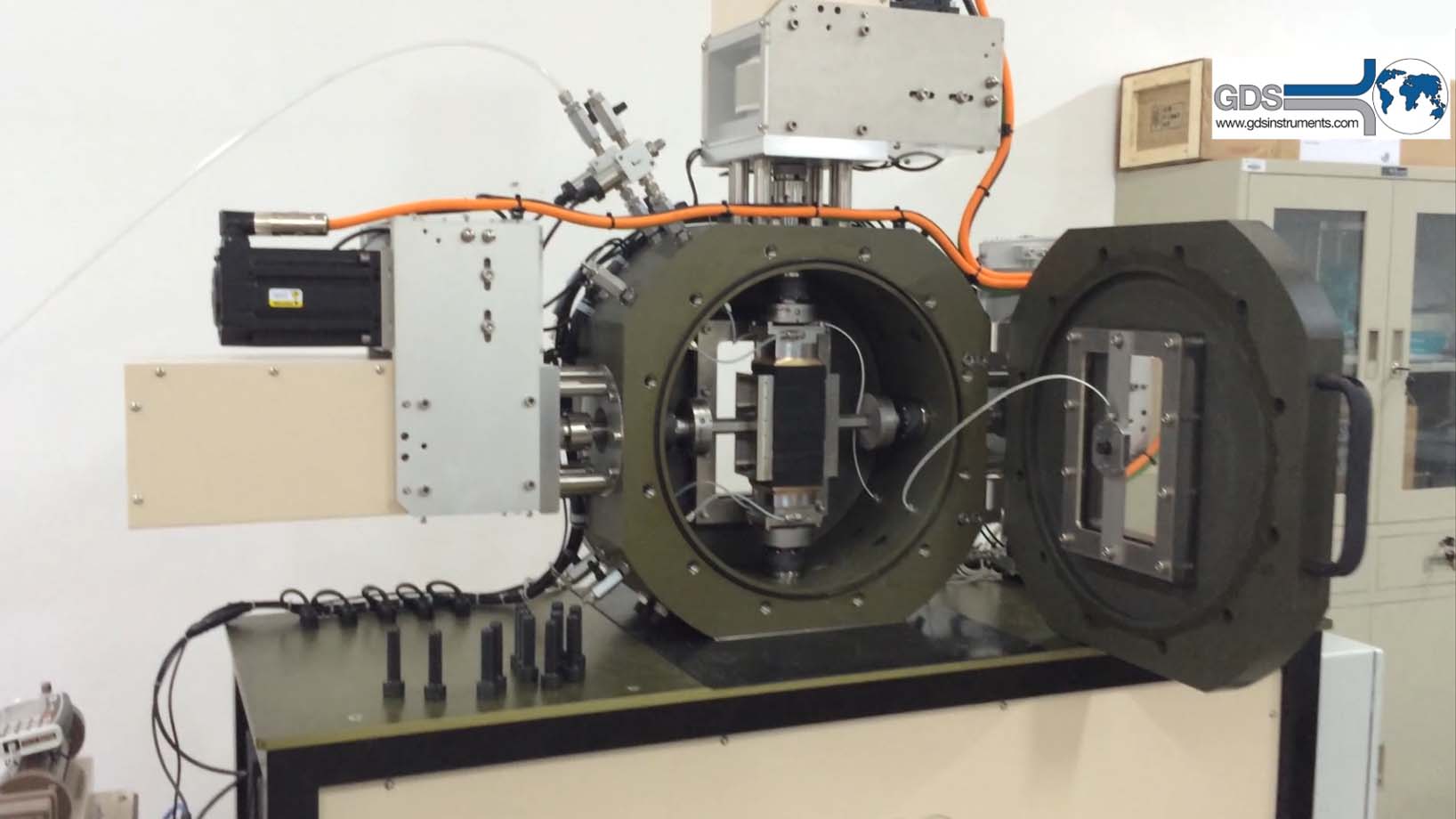 Schematic diagram of the strain-controlled triaxial compression testing